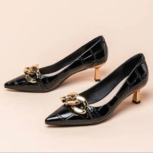 NEW WOMEN’S GLAMOROUS CHAIN DECOR CROC EMBOSSED COURT HEELS Black Size 8.5